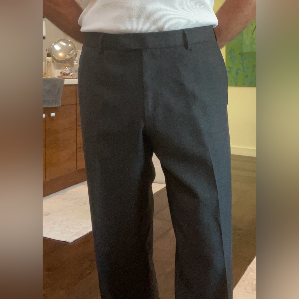 HUGO Boss Men's Wool Flat Front Dress Pants, Size 36R in like new condition.